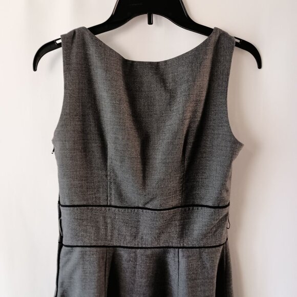 H&M Fit & Flare Gray Sleeveless Dress Size 6 Fully Lined Stretch Side Zip - Picture 10 of 10